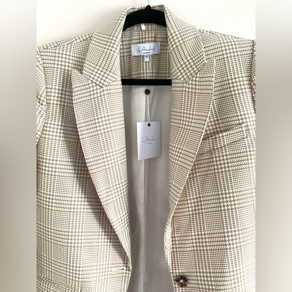L'Academie / Revolve Abigail Blazer in Tan & White.
Color: Tan & White - Picture 7 of 10